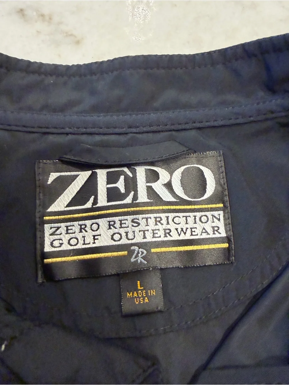 ZERO RESTRICTION golf Men's Black V-Neck all weather  Jacket! L